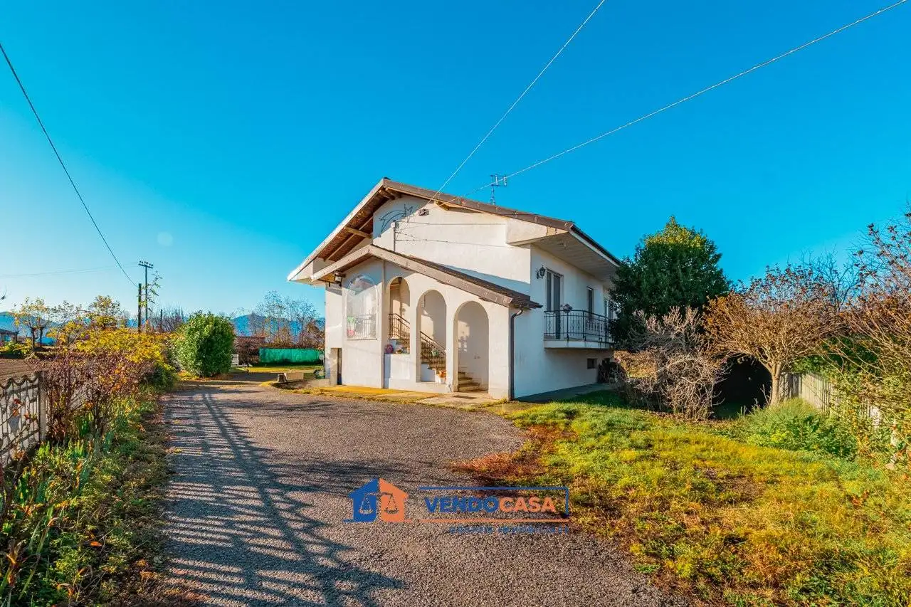 Villa in vendita a Cuneo