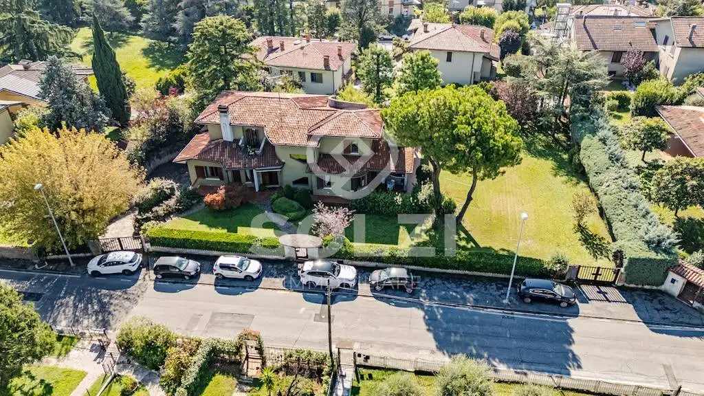 Villa in vendita a Calcinato