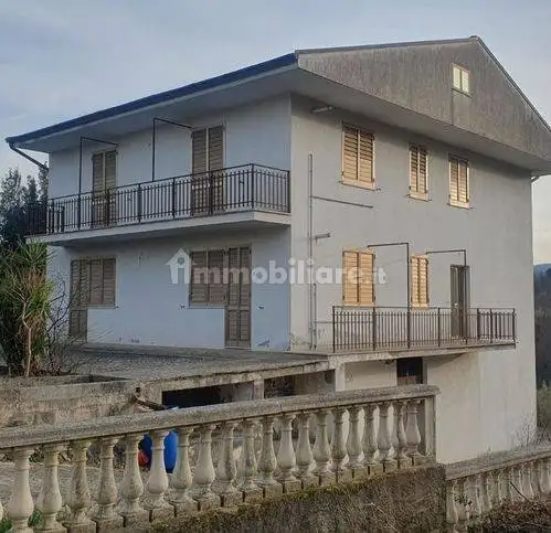 Villa in vendita a Montaquila