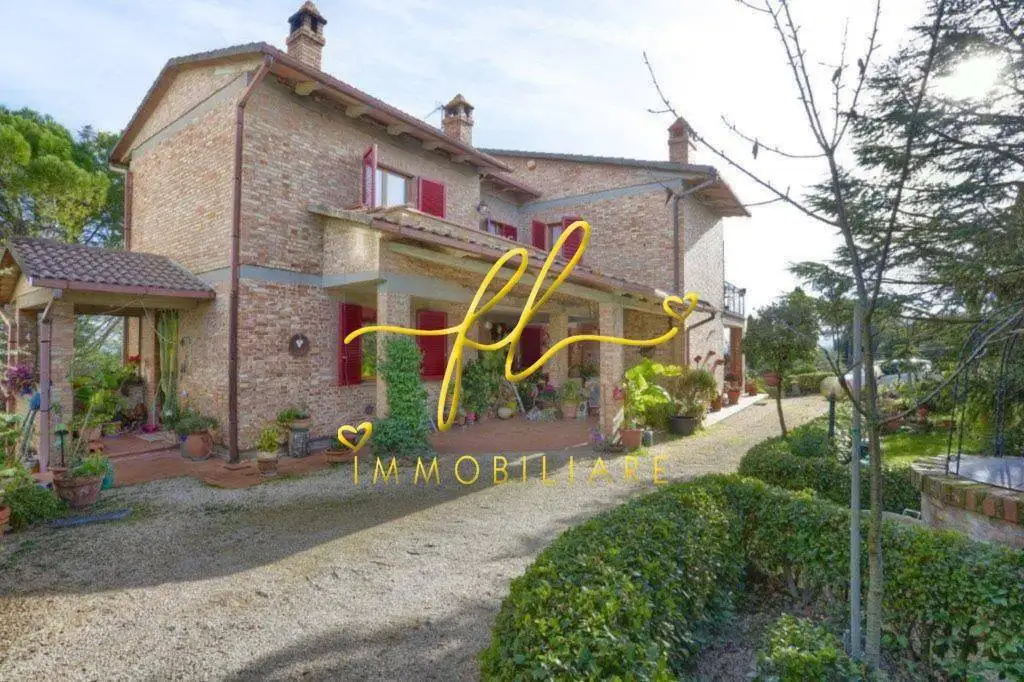 Villa in vendita a Casole d'Elsa