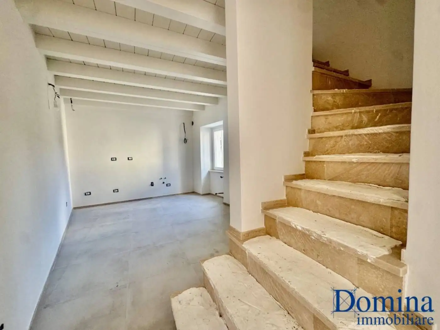 Casa indipendente in vendita a Massa