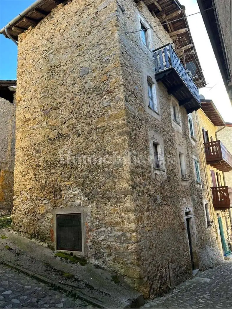 Rustico - Casale in vendita a Santa Brigida