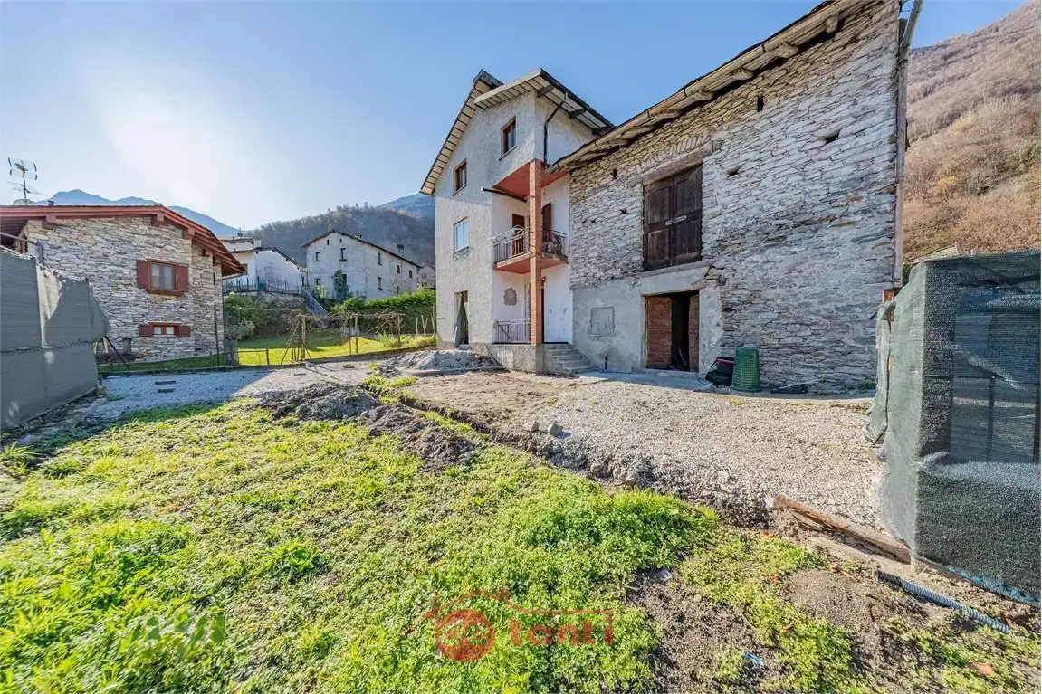 Casa indipendente in vendita a Samolaco