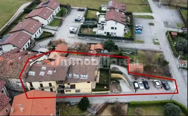 Casa indipendente in asta a Lurago d'Erba