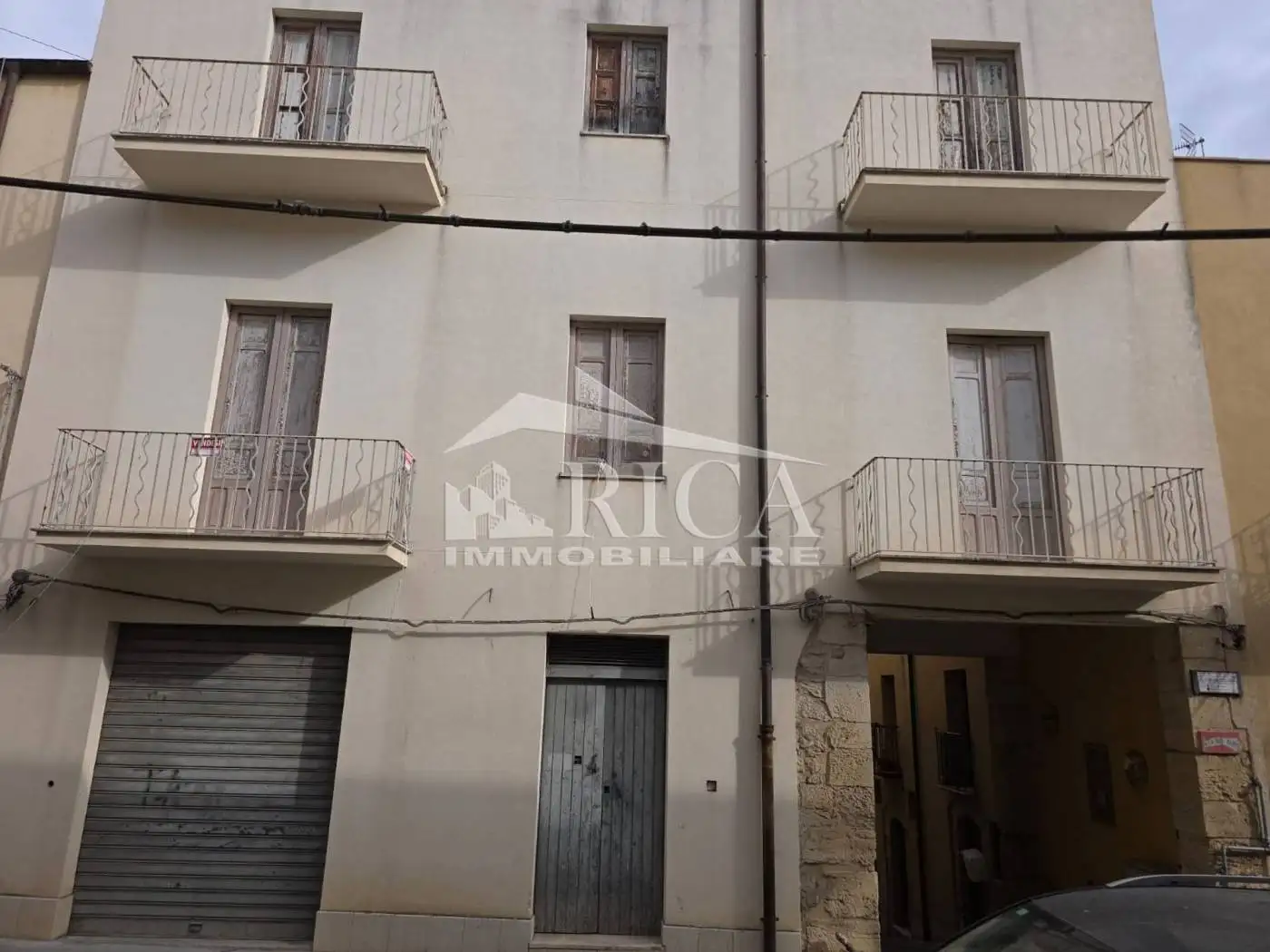 Palazzo - Edificio in vendita a Calatafimi-Segesta