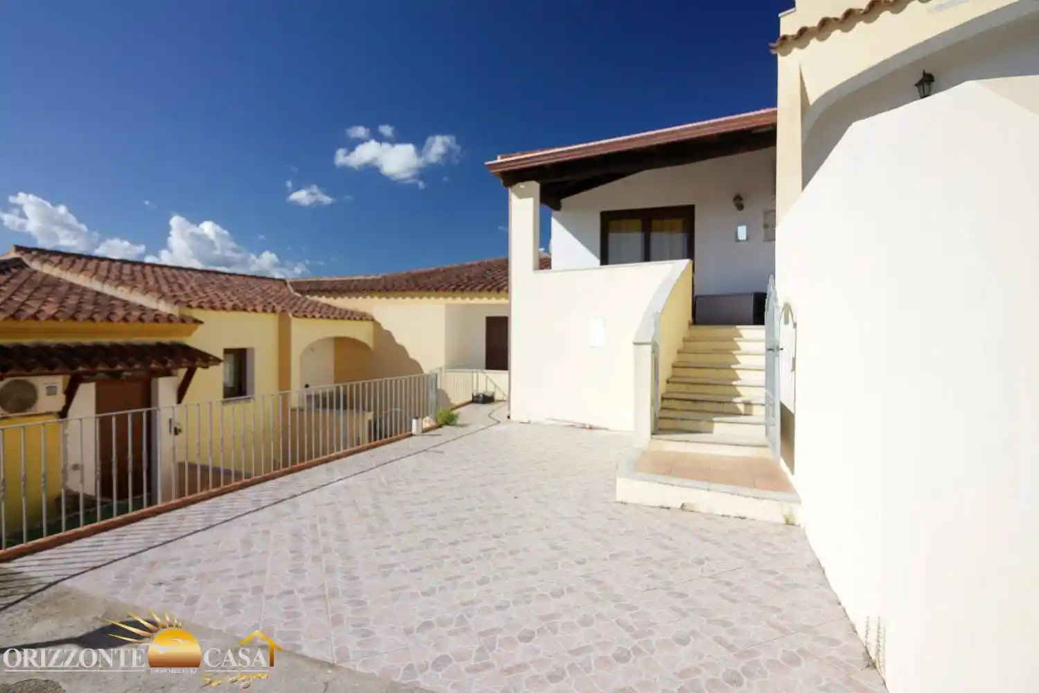 Villa a schiera via Giovanni Maria Angioj 60, Budoni - foto 4