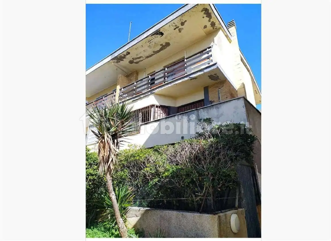 Villa in asta a Anzio