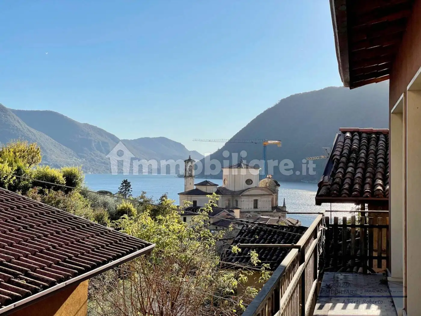 Appartamento in vendita a Sale Marasino