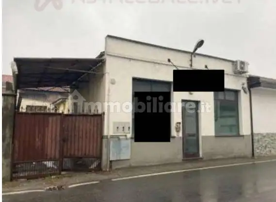 Palazzo - Stabile in asta a Confienza