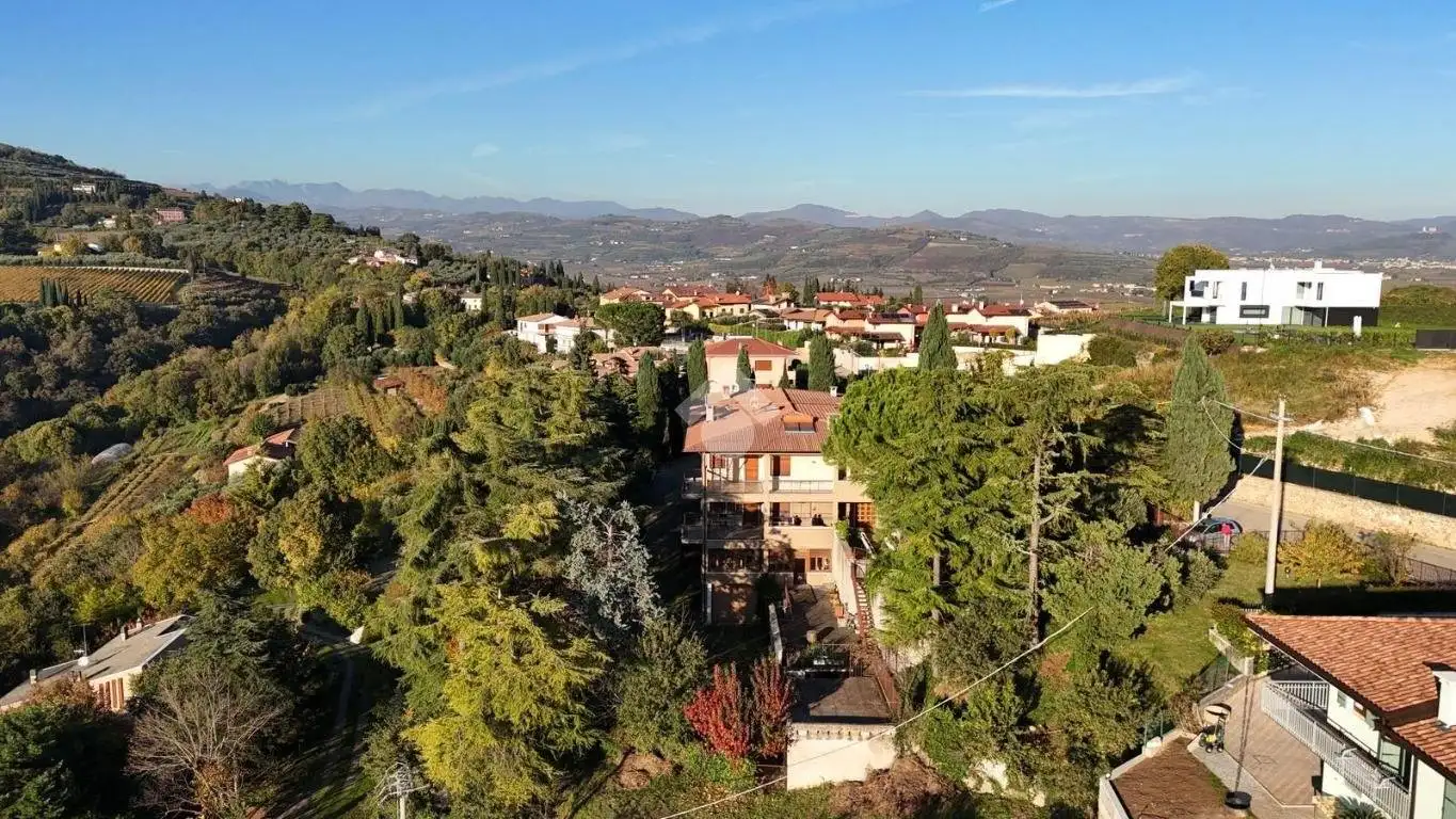 Villa in vendita a Lavagno