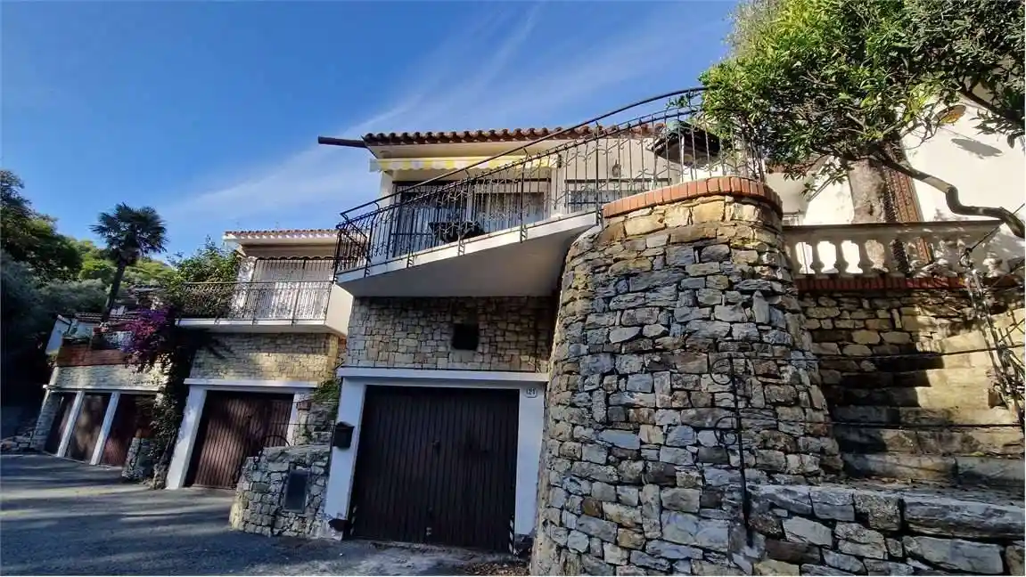 Villa a schiera via aurelia ovest , 119, Centro, Diano Marina - foto 3