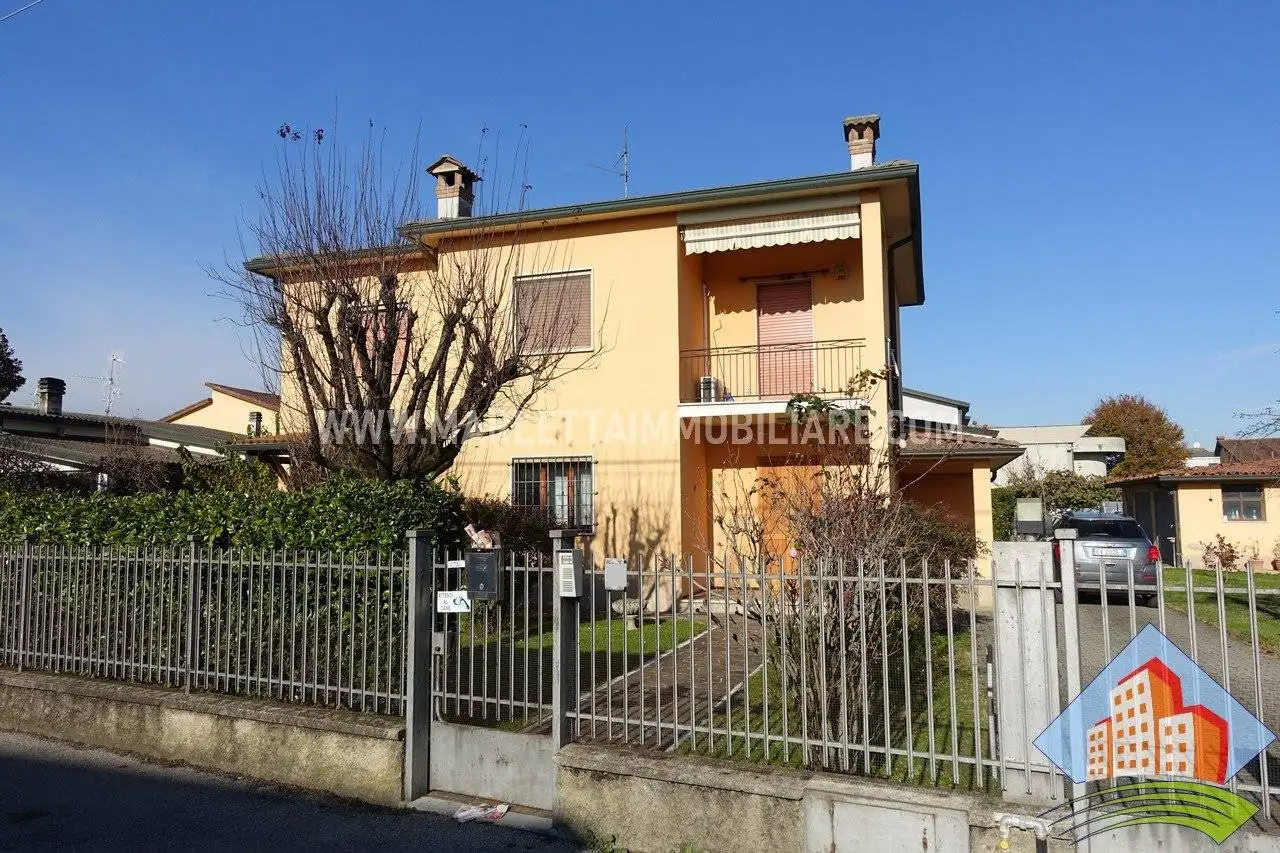 Villa unifamiliare, buono stato, 230 m², Centro, Capralba - foto 2