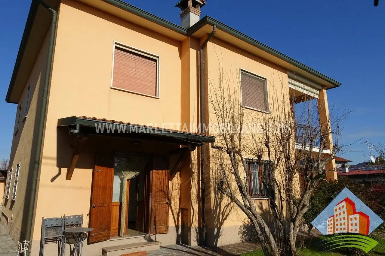 Villa unifamiliare, buono stato, 230 m², Centro, Capralba - foto 4