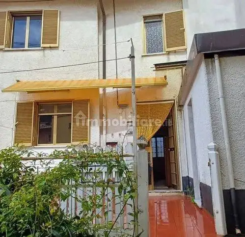 Villetta a schiera in vendita a Massa