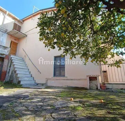 Villetta a schiera in vendita a Massa