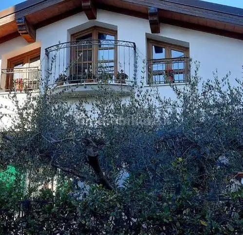 Villa in affitto a Massa