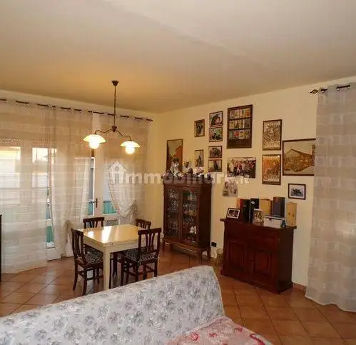 Casa indipendente in vendita a Cascina