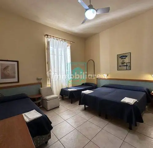 Palazzo - Edificio in vendita a Viareggio