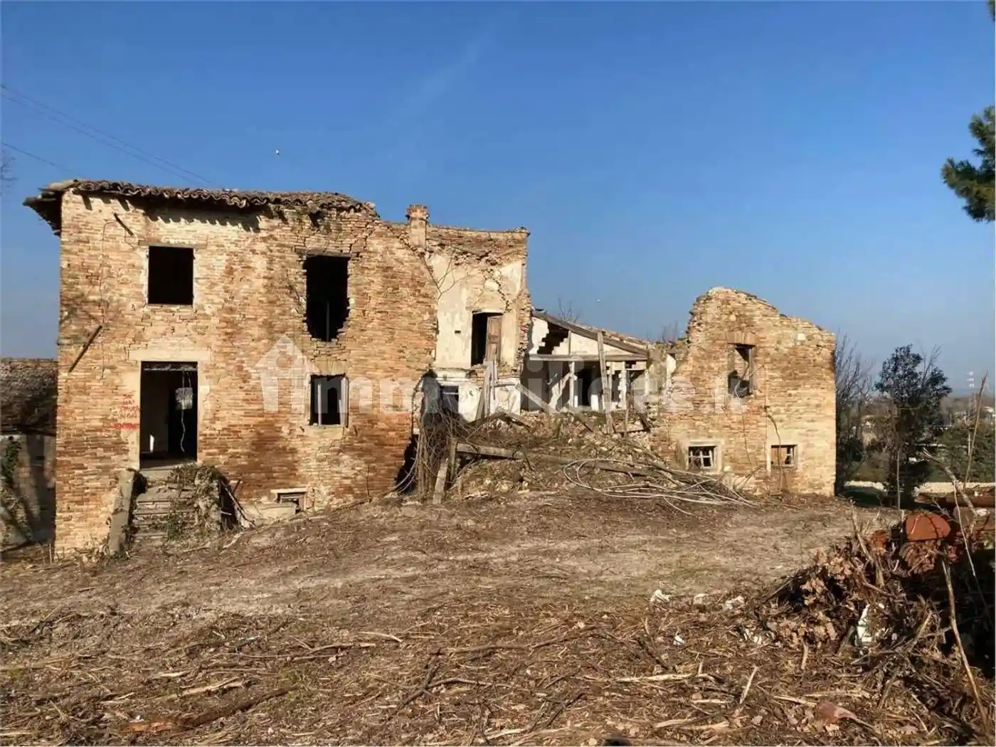 Rustico - Casale in vendita a Vallefoglia