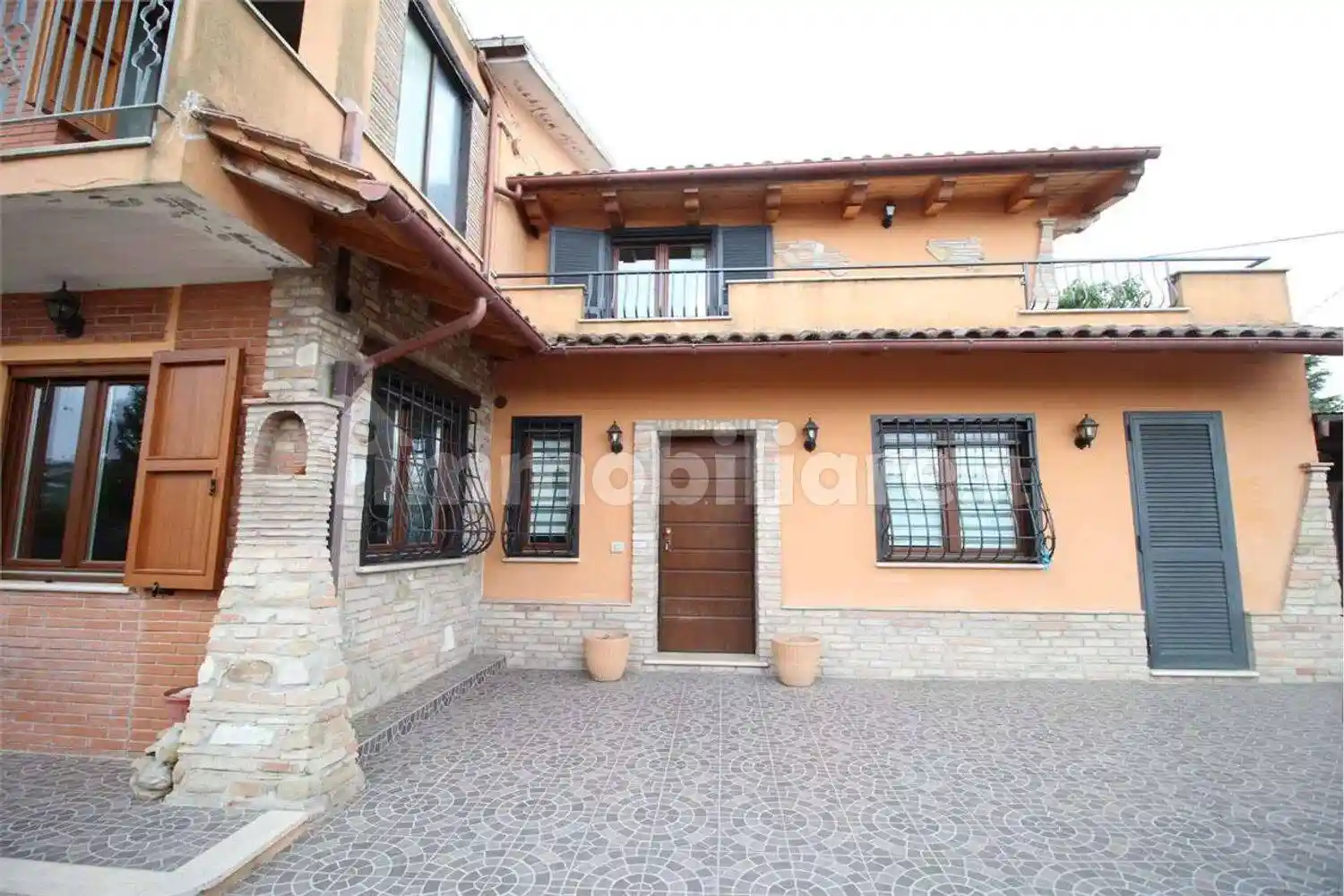 Villa in vendita a Vallefoglia