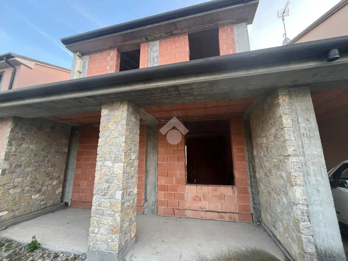 Casa indipendente in vendita a Sernaglia della Battaglia