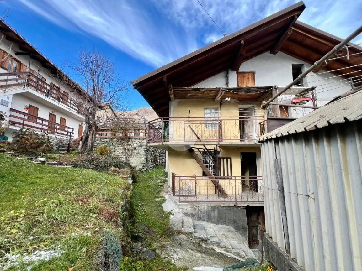 Casa indipendente in vendita a Viù