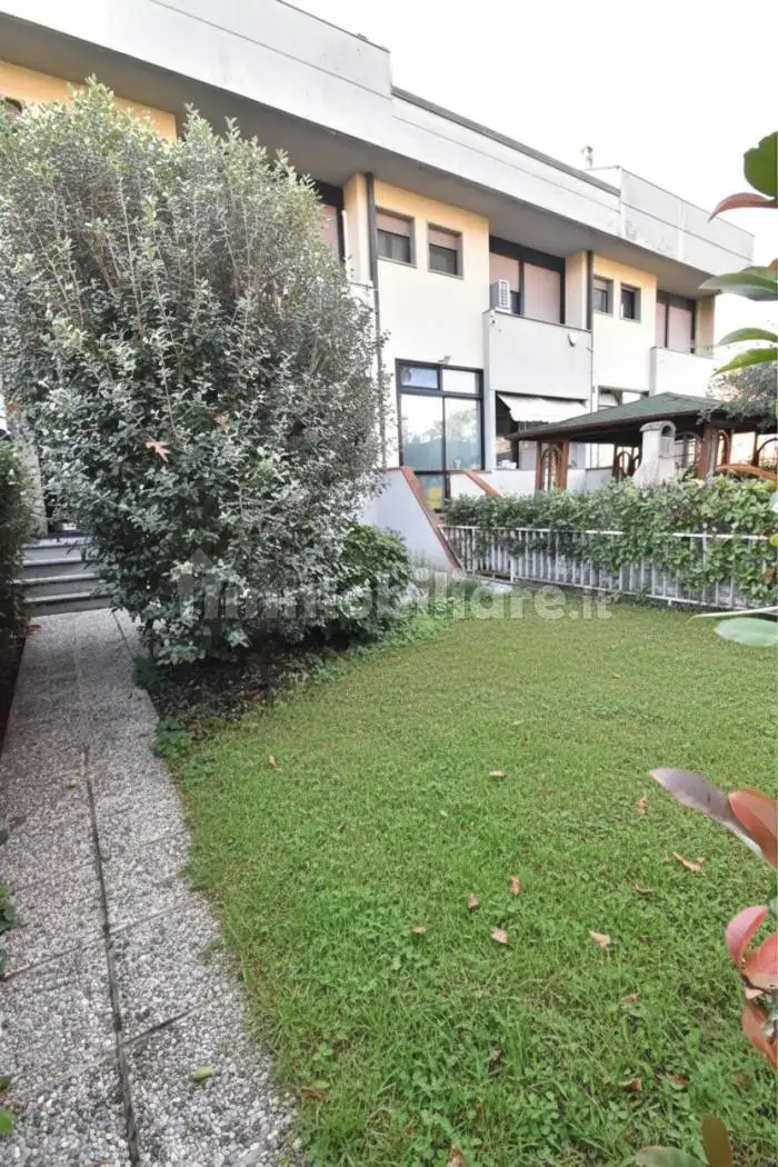 Villa in vendita a Prato