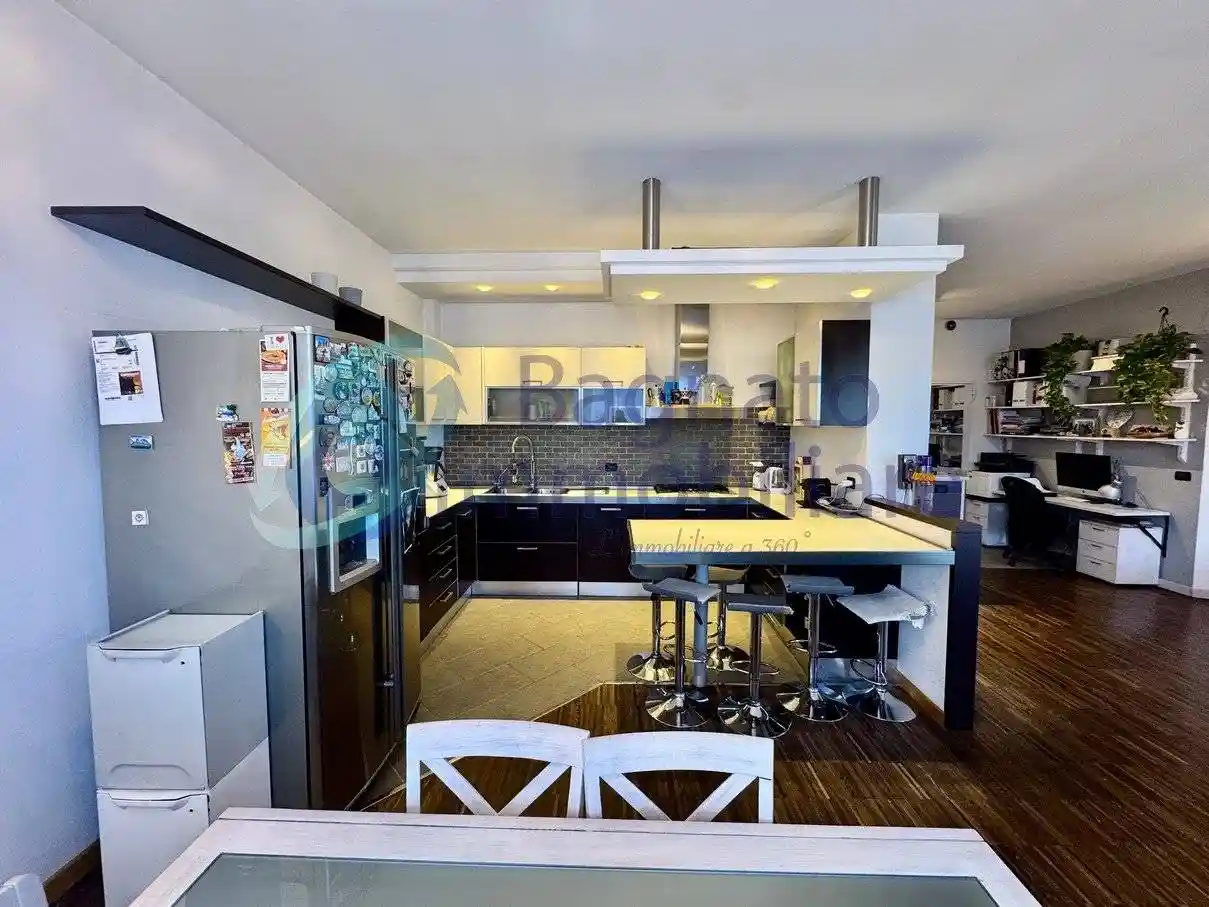 Trilocale largo Cesare Balbo 5, Sacro Cuore, Novara - foto 2