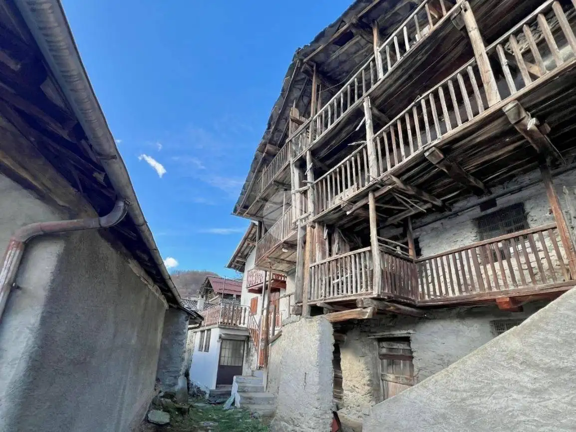 Casa indipendente in vendita a Viù