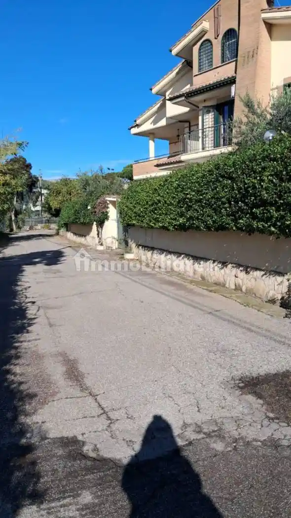 Villa unifamiliare via di Grotte Celoni, Torre Gaia, Roma - foto 3