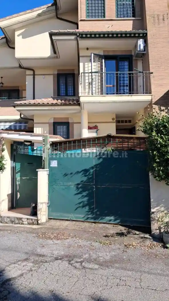 Villa unifamiliare via di Grotte Celoni, Torre Gaia, Roma - foto 5