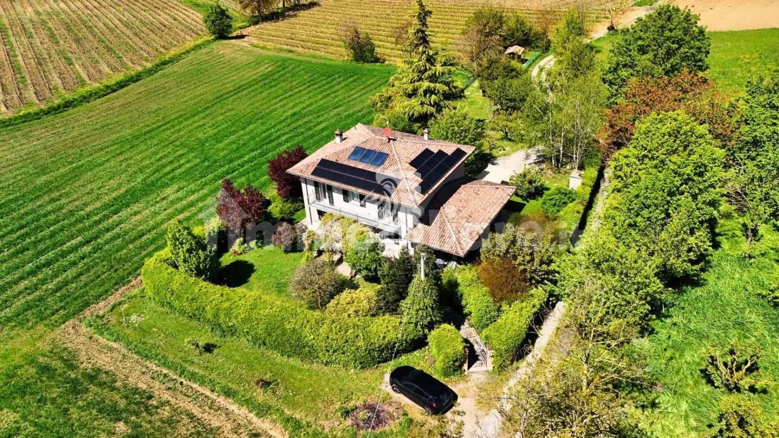 Villa in vendita a Nizza Monferrato