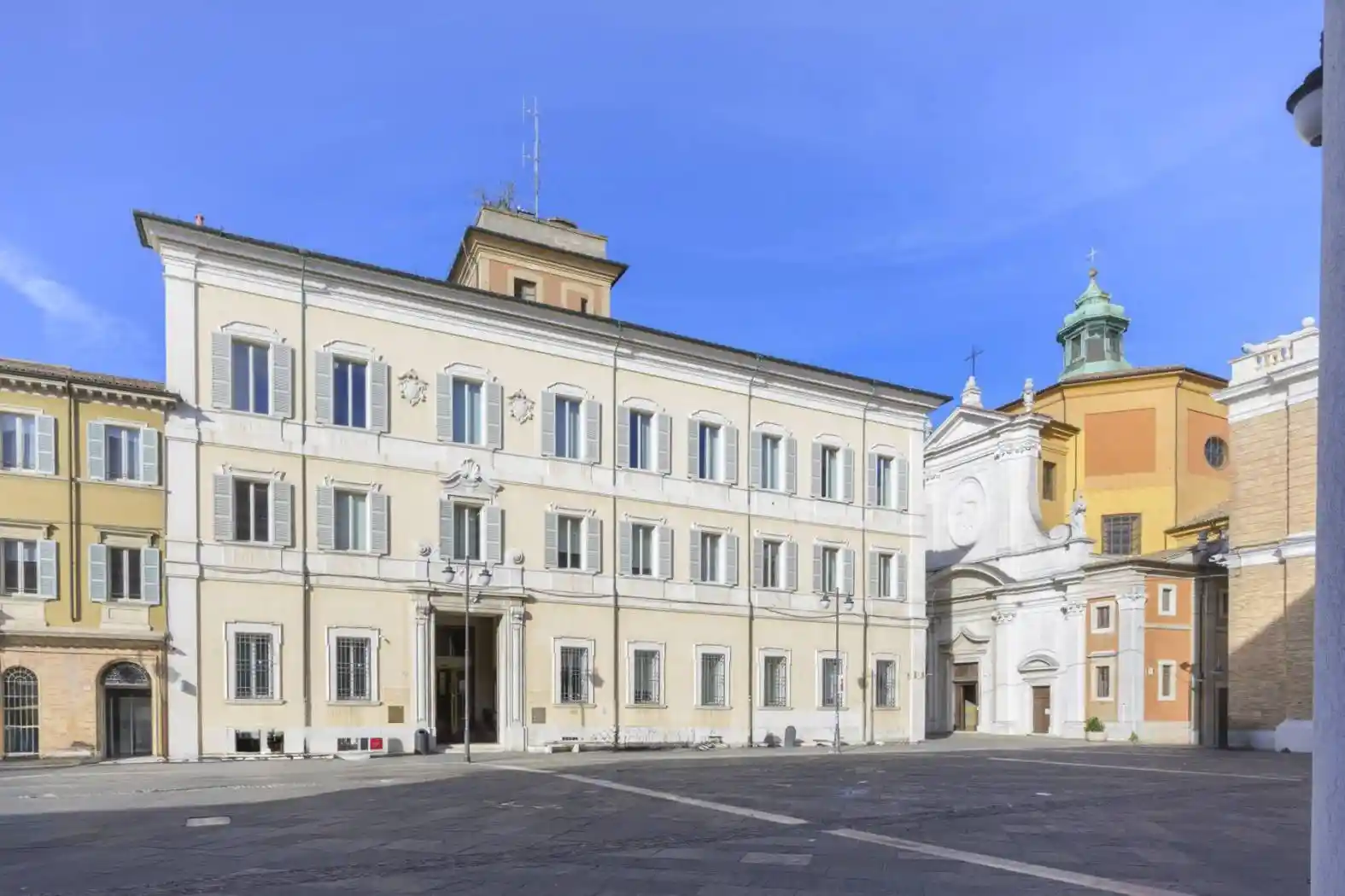 Palazzo - Edificio in vendita a Ravenna