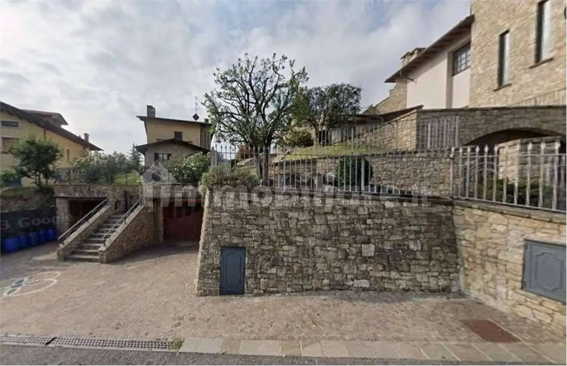 Villa in asta a Scanzorosciate