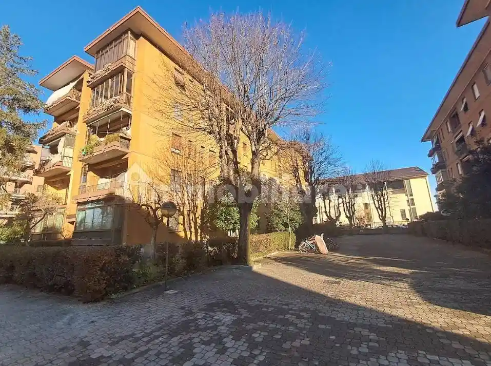 Quadrilocale viale Giovanni Suzzani, Bicocca, Milano - foto 3