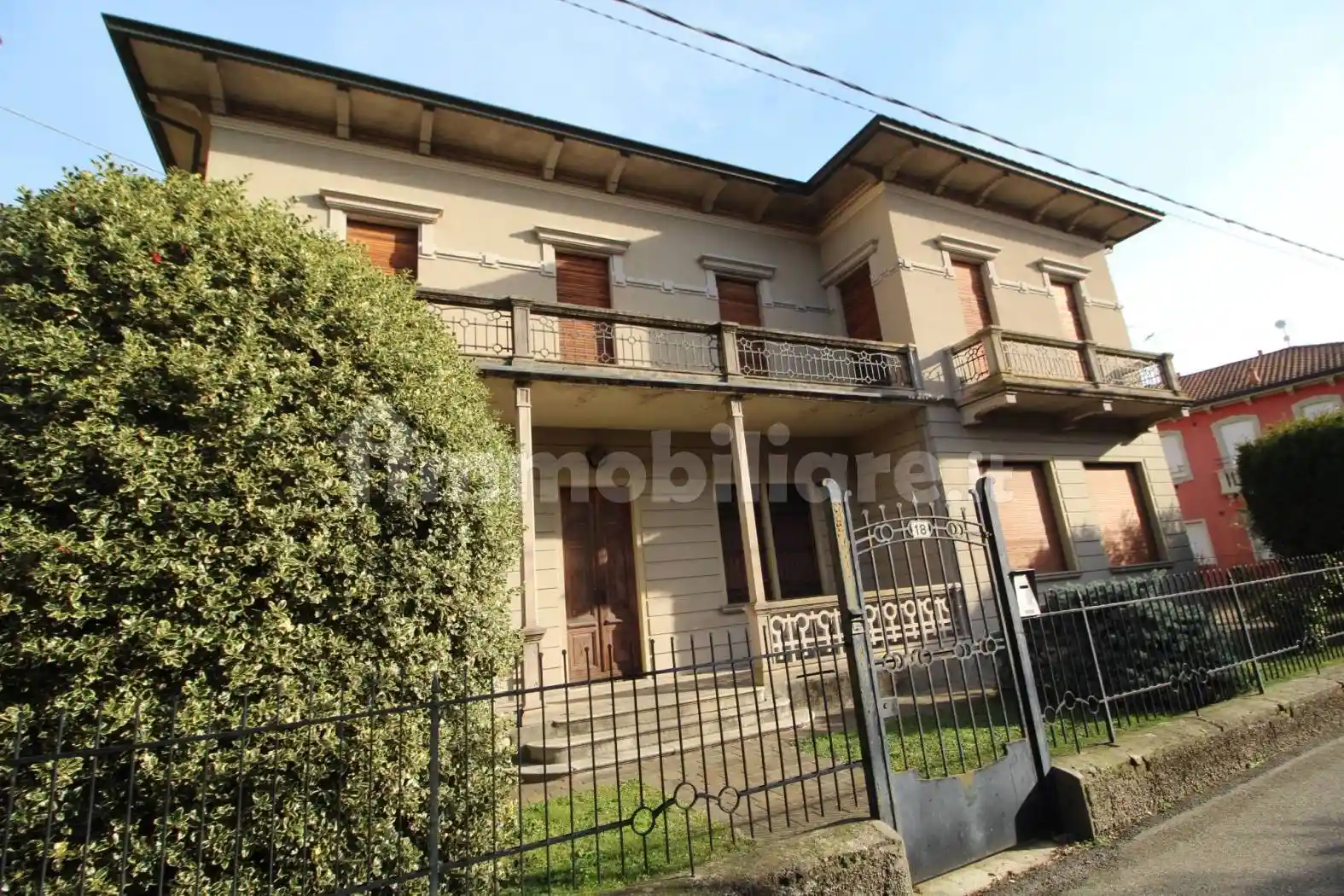 Villa plurifamiliare via Stazione, Centro, Varallo Pombia - foto 3