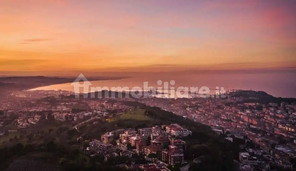 Trilocale primo piano, Centro Storico, Ancona - foto 2