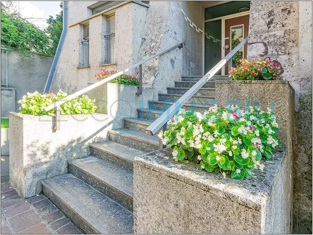 Trilocale via bovara 50, Centro, Lecco - foto 4