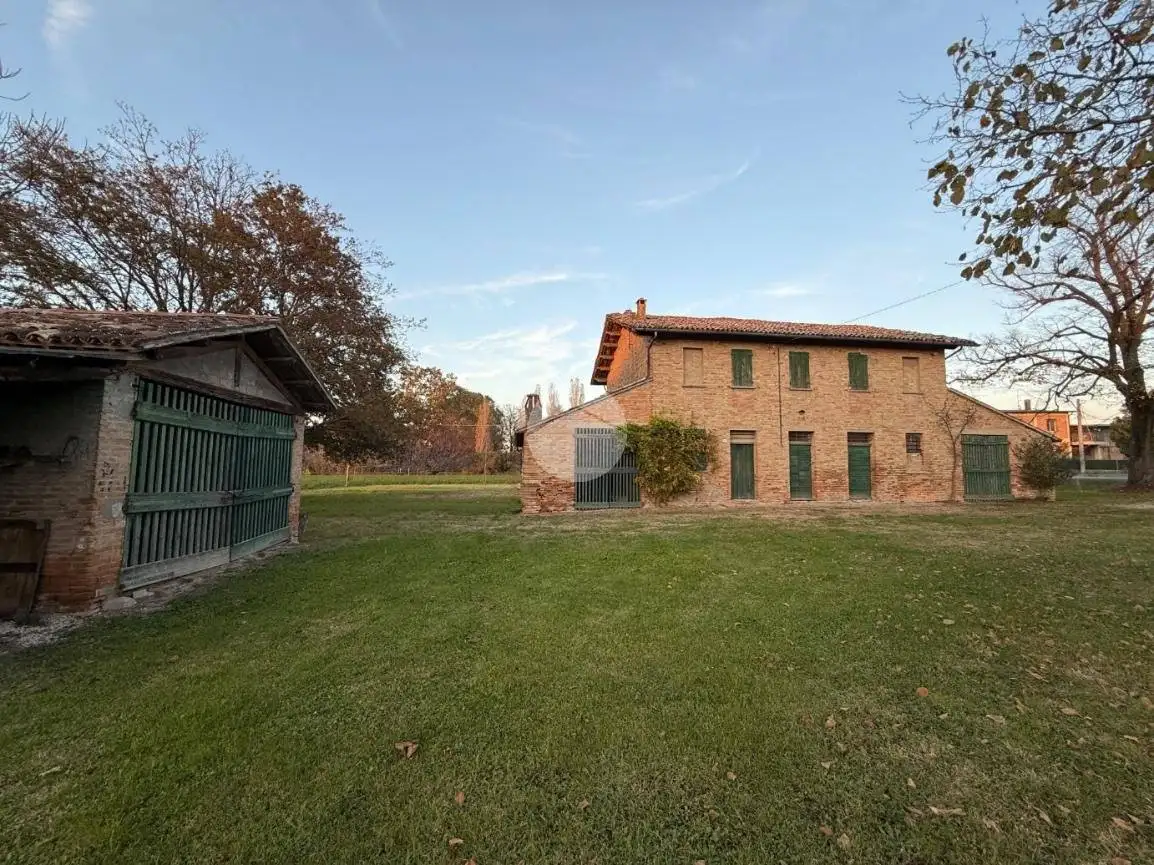 Rustico - Casale in vendita a Ravenna