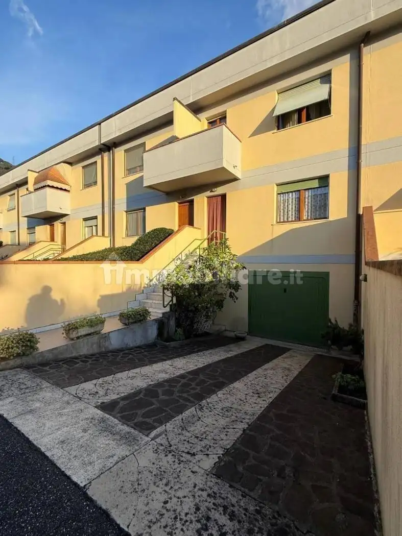 Villetta a schiera in vendita a Massa