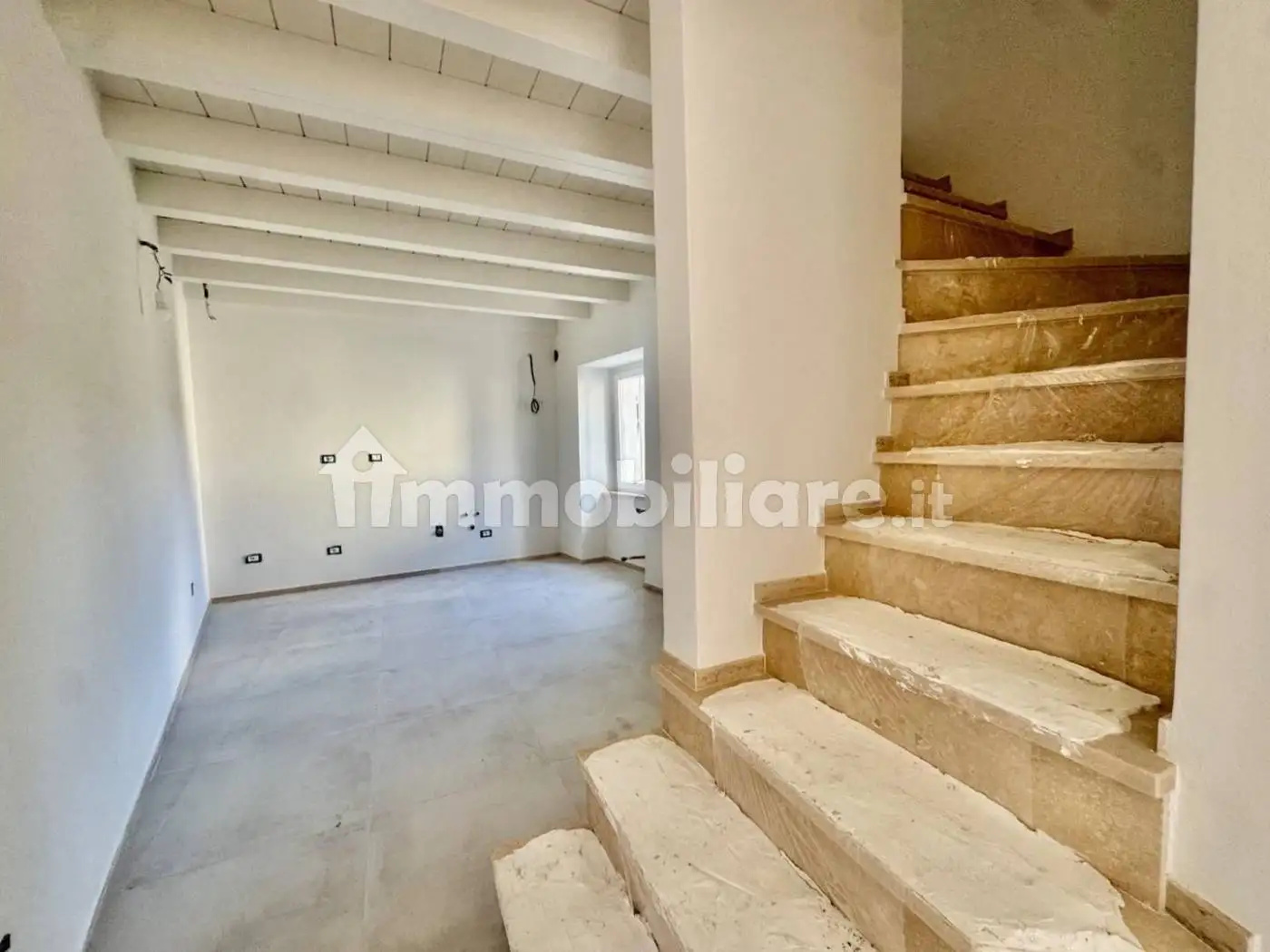 Casa indipendente in vendita a Massa