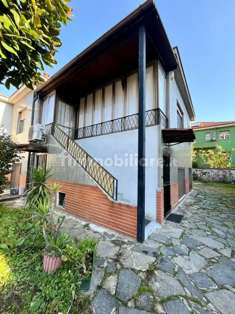 Villa unifamiliare via Eugenio Bellosio 11, Quartiere Forlanini, Milano - foto 4