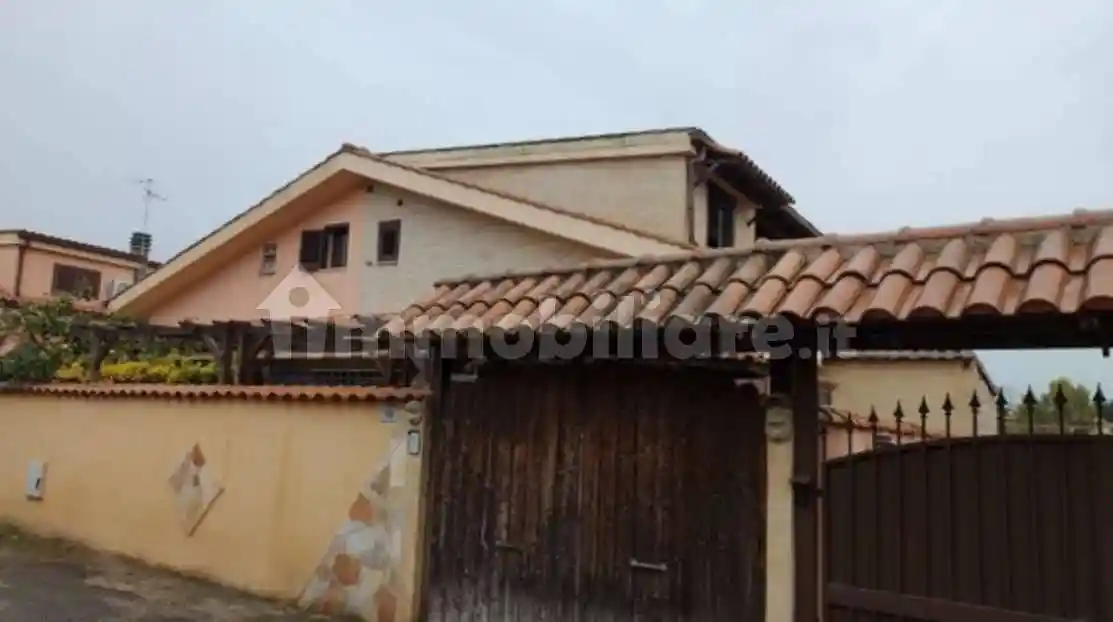 Villa in vendita a Ardea