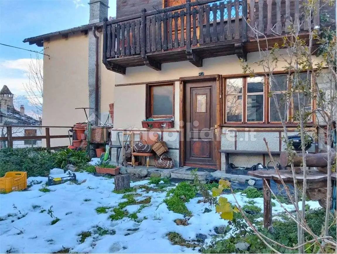Casa indipendente in vendita a Fénis