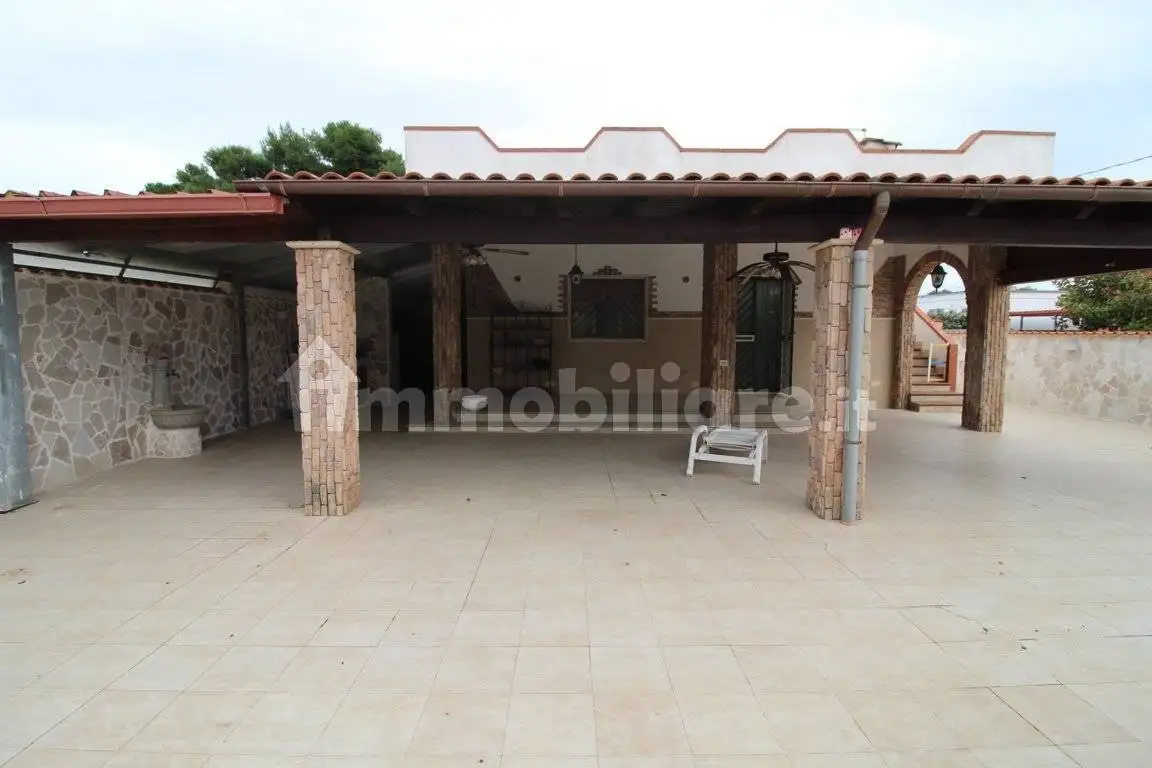 Villa in vendita a Lizzano