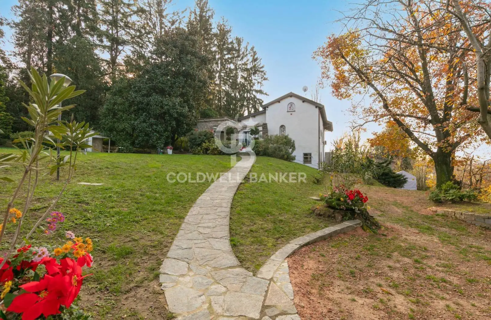 Villa unifamiliare via Xxv Aprile 88, Buguggiate - foto 2