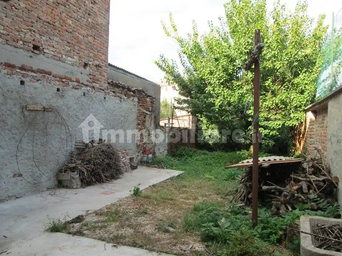 Terratetto unifamiliare 210 m², da ristrutturare, Centro, Casalmaggiore - foto 2