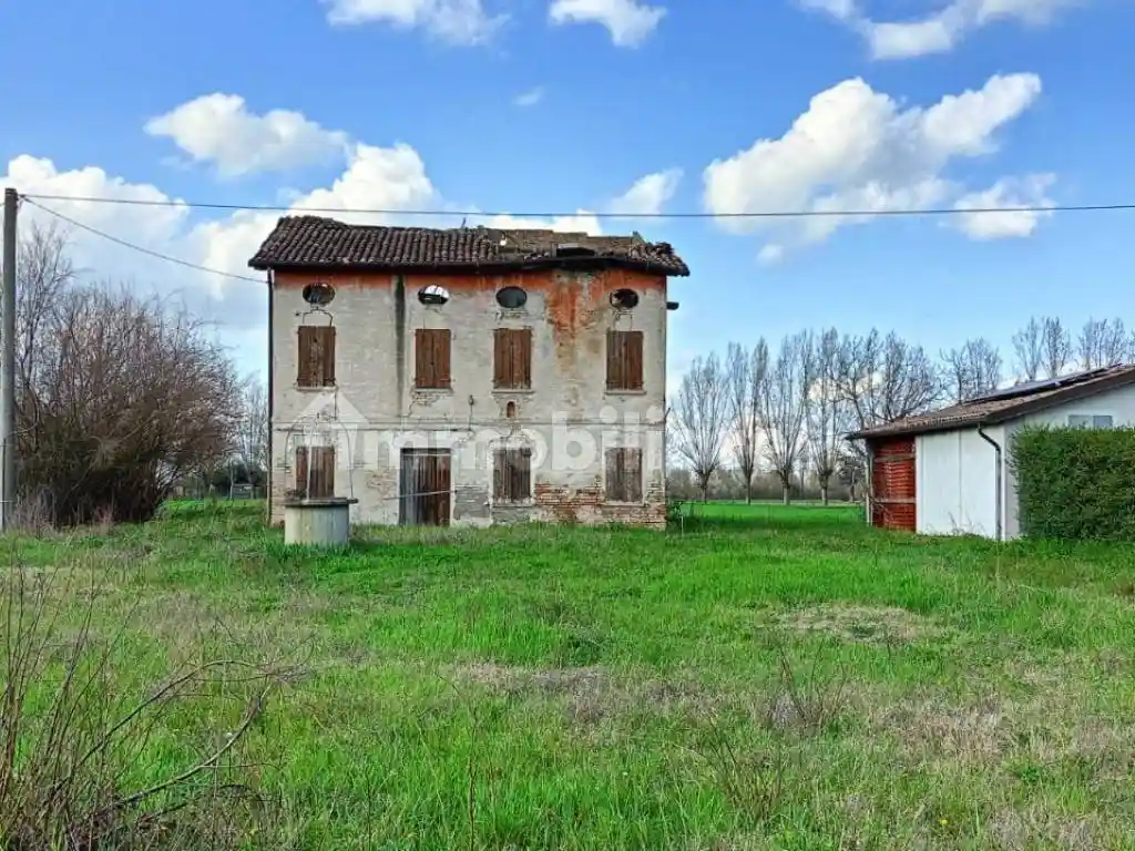Rustico - Casale in vendita a Mirandola