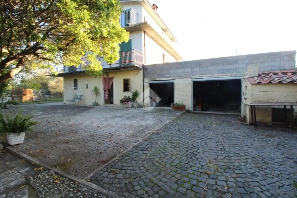 Villa in vendita a Casaprota