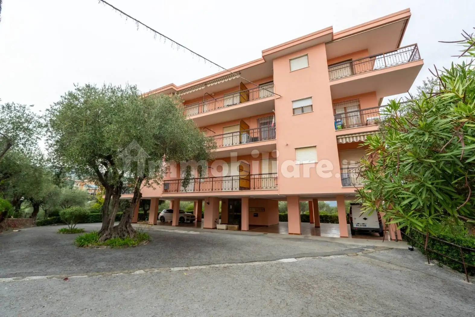 Appartamento in vendita a Costarainera